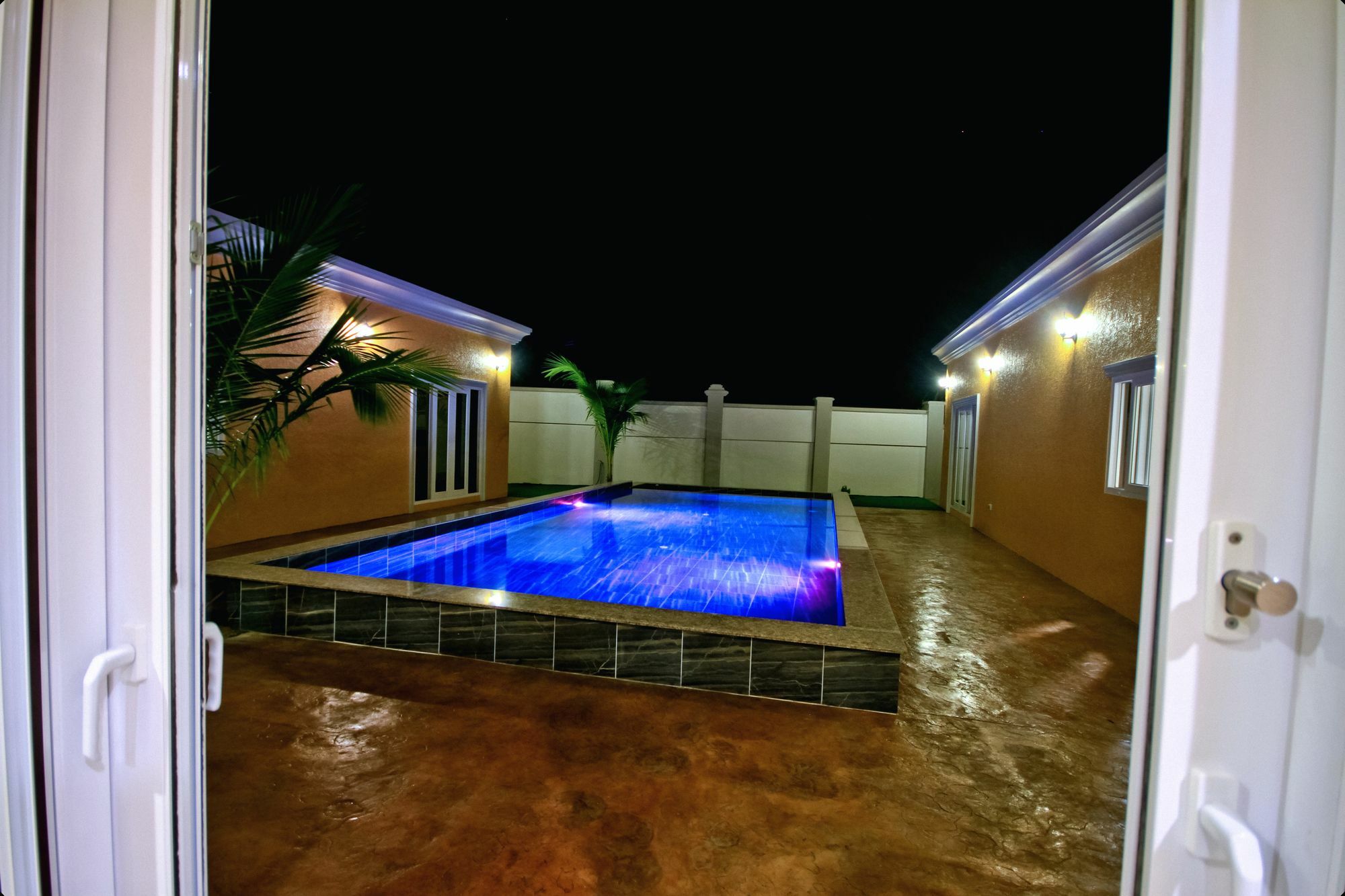 Luxury Pool Villa 3Br 6-8 Persons (Adults Only) Pattaya ภายนอก รูปภาพ